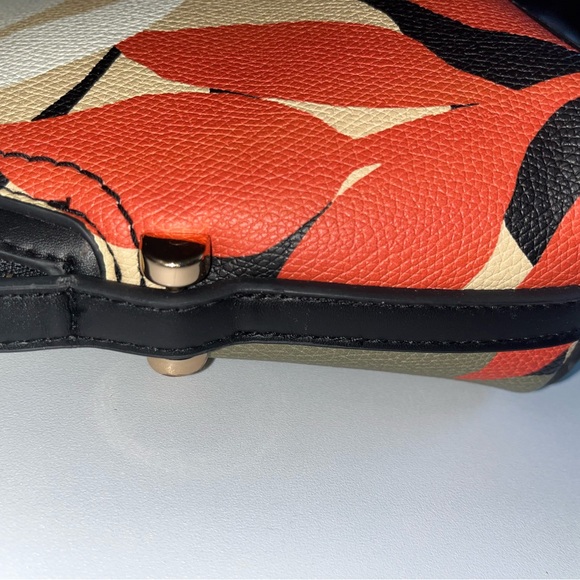 Floral Patterned Shoulder Bag - Picture 6 of 10